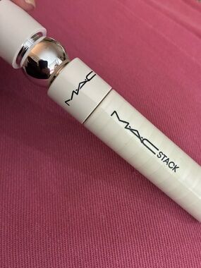 [ FIRM price ] MAC Stack Legit Lift Mascara Primer